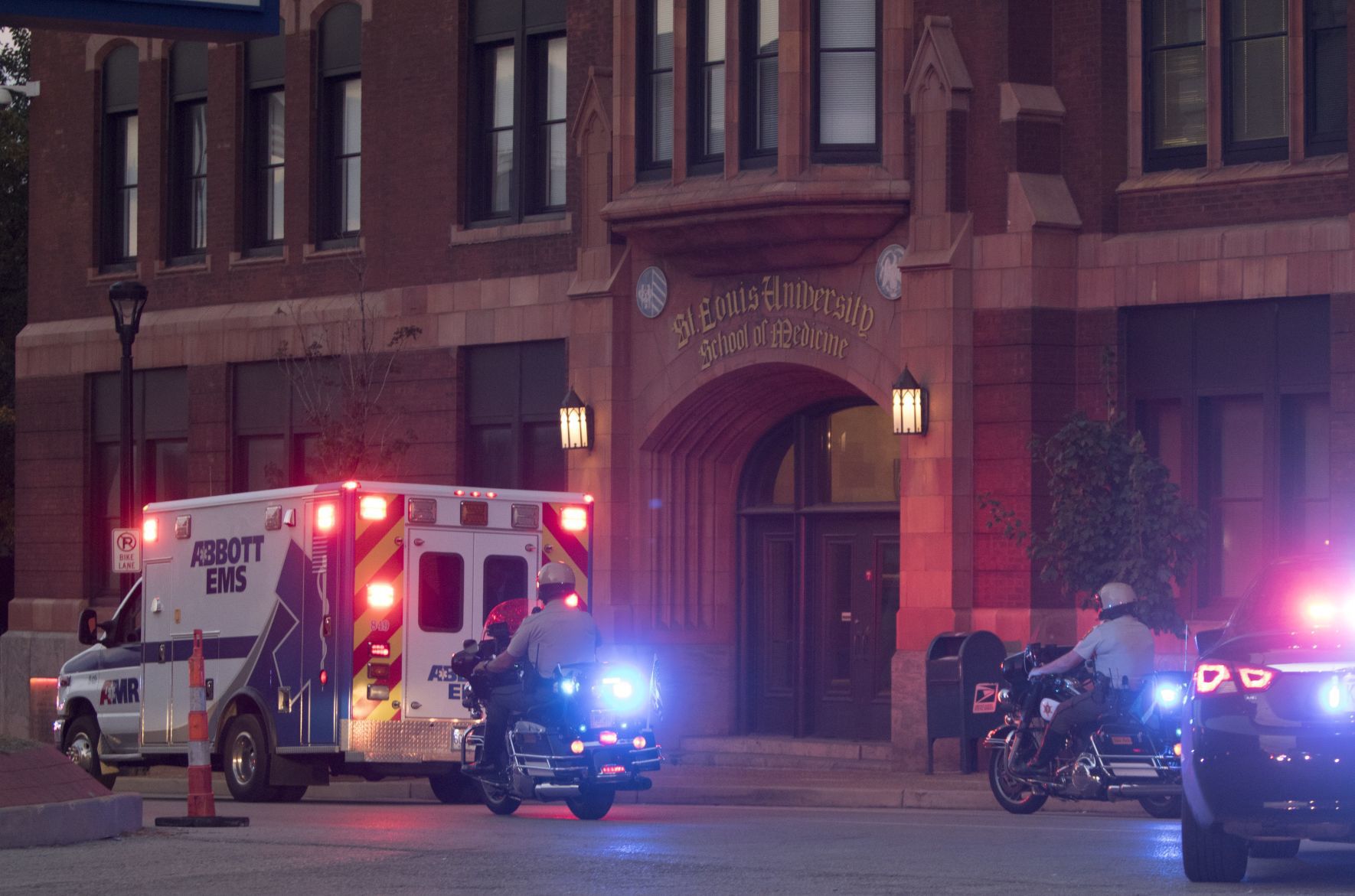 Illinois State Police trooper shot